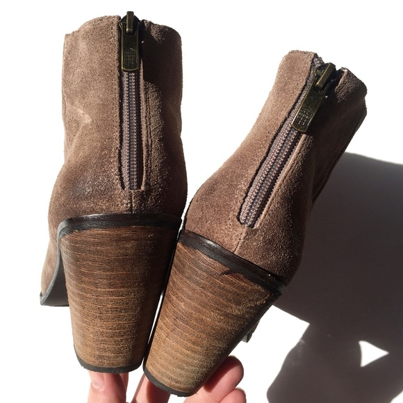 Vince Camuto Taupe Brown Gray Suede Leather Greyson Zip Ankle Booties Boots - Picture 4 of 7